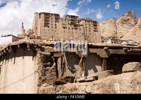 Indien, Jammu & Kashmir, Ladakh, Leh Palace Anove Altstadt beherbergt Stockfoto