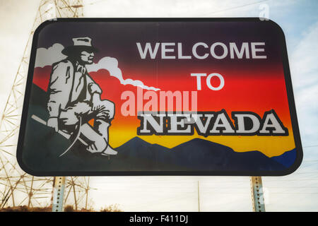 Herzlich Willkommen Sie in Nevada Straßenschild Stockfoto