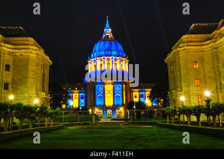 San Francisco City Hall in der Nacht Stockfoto