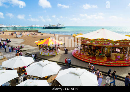 Strand und Promenade in Brighton und Hove, East Sussex, England. Stockfoto