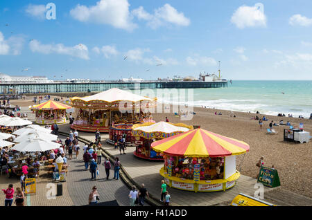 Strand und Promenade in Brighton und Hove, East Sussex, England. Stockfoto