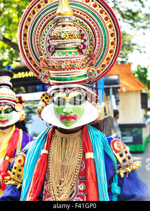 Kathakali (Malayalam: കഥകളി, Kathakaḷi) ist ein klassischer indischer Tanz-Drama bekannt für attraktive Make-up Charakter. Stockfoto
