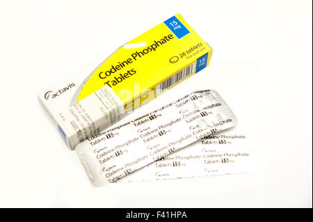 Codein Phosphat-Tabletten (gehört zu einer Gruppe von Arzneimitteln, die als opioid-Analgetika zur Schmerzlinderung fungiert) Stockfoto