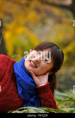 Schöne chinesische Mädchen auf dem Lande Stockfoto