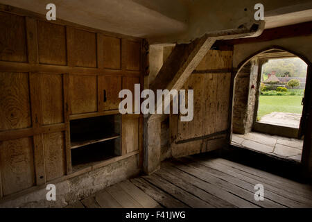 Großbritannien, England, Shropshire, Craven Arms, Stokesay Castle, Holz getäfelten Raum unter Solar Stockfoto