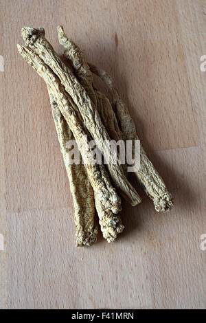 Arme Männer Ginseng, chinesische Kräutermedizin Stockfoto