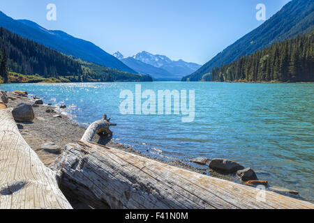 Funkelndes Licht auf Duffey Lake in Duffey Lake Provincial Park, Britisch-Kolumbien, Kanada, Nordamerika. Stockfoto