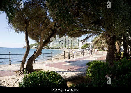 Promenade in "Santa Eulària des Riu" "Santa Eulalia del Río" Ibiza Spanien Stockfoto