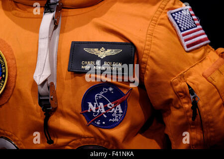 Astronaut Raumanzug von Charlie Bolden der aktuelle Administrator der NASA und ehemaliger US-amerikanischer Astronaut. Stockfoto