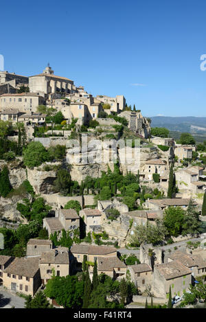 Blick über die thront Hügel Dorf von Gordes im Regionalpark Luberon Vaucluse Provence Frankreich Stockfoto