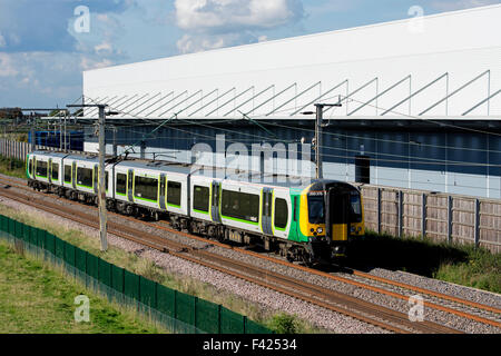 London Midland Klasse 350 Schulen vorbei DIRFT 2, Northamptonshire, England, UK Stockfoto