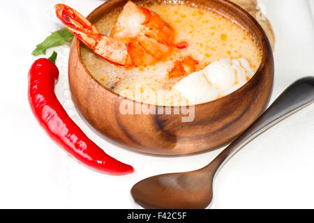 Fische und Garnelen Suppe Thai traditionelle Speisen Stockfoto