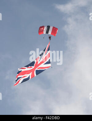 Fallschirm-Regiment Freefall Team "Red Devils" Anzeige im Oktober 2015 Shuttleworth Vertrauen Flugschau Stockfoto