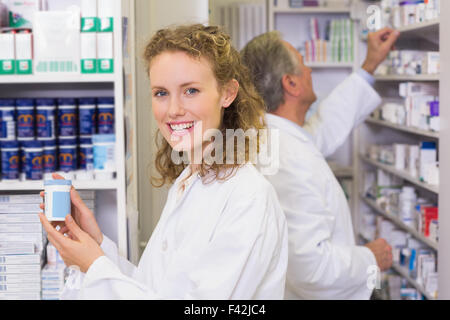 Apotheker Medizin Jar halten Stockfoto