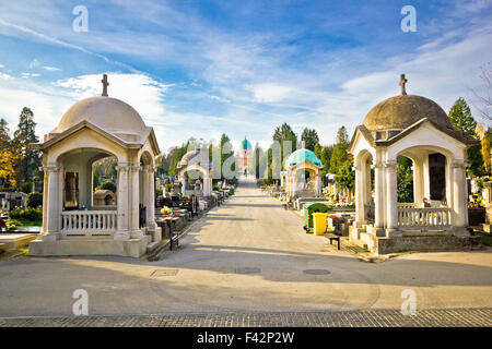 Mirogoj Friedhof Gehweg Gärten von Zagreb Stockfoto