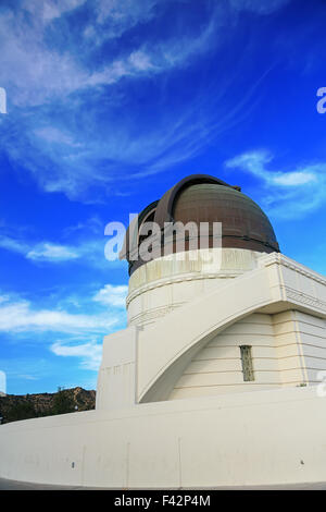 Griffith Observatory mit blauem Himmel Stockfoto