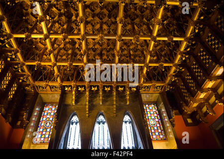 Reich verzierte Decken der Räume in Gaudís Palau Güell, Barcelona Katalonien Spanien ES Stockfoto