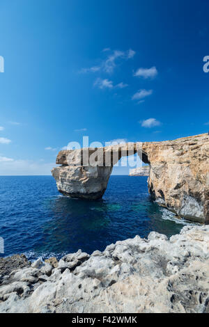 Azurblaue Fenster Bildung auf Gozo Stockfoto