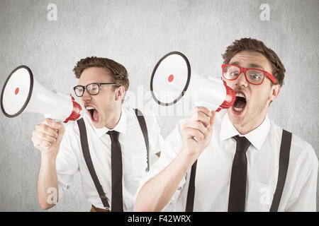 Zusammengesetztes Bild Nerd mit Megaphon Stockfoto