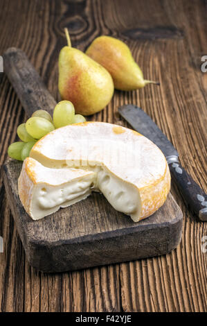 französischer Weichkäse Stockfoto