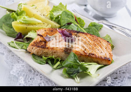 Gegrilltes Lachsfilet Stockfoto