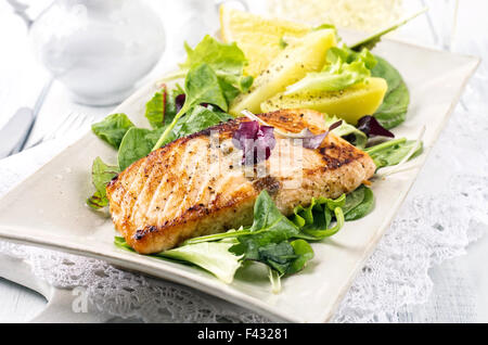 Gegrillter Lachs Stockfoto