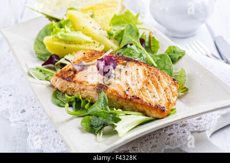 Gegrillter Lachs Stockfoto