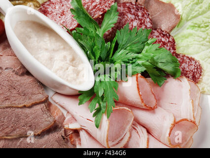 in Scheiben geschnittene Verpflegung Fleisch- und Wurstwaren. Stockfoto