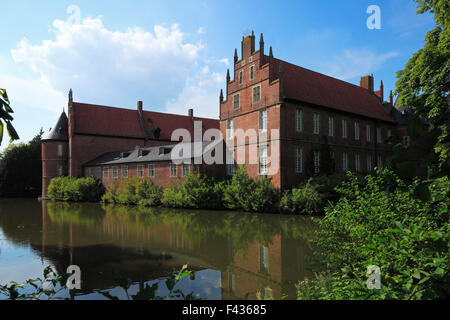 Wasserschloss Herten, Ruhrgebiet, Nordrhein-Westfalen, Im Schloss Befinden Sich Abteilungen Vom LWL-Landeskrankenhaus Fuer Psychiatrie Stockfoto