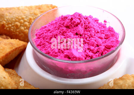 Holi-Farbe mit gujiya Stockfoto