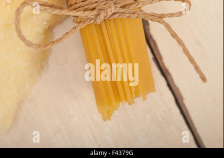 Italienische Pasta grundlegende Lebensmittelzutaten Stockfoto