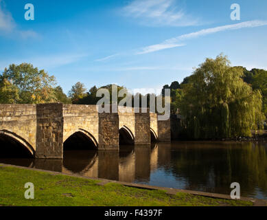 Bakewell Brücke über den Fluss Wye am OLYMPUS Digitalkamera Stockfoto