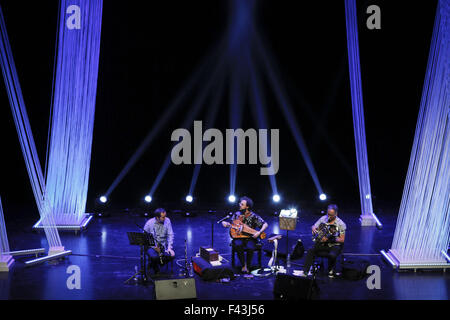 Shanghai, Shanghai, CHN. 13. Oktober 2015. Shanghai, CHINA - 13. Oktober 2015: (Nur zur redaktionellen Verwendung. CHINA aus) Eröffnungsfeier der Shanghai Fashion Week. © SIPA Asien/ZUMA Draht/Alamy Live-Nachrichten Stockfoto