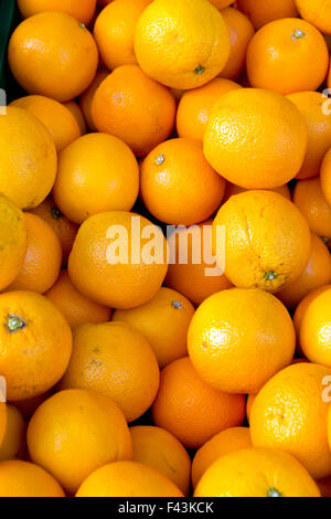 Dem Hintergrund einer frischen Clementinen auf einem Markt Stockfoto