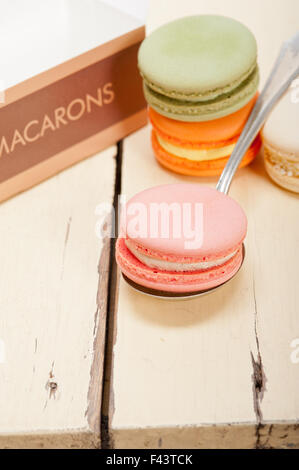 bunte französische Macarons Stockfoto