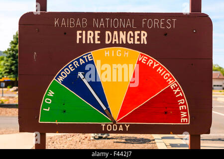 Kaibab National Forest Fire Monitor Warnschild mit einer Lesung von moderaten Chance Feuer an diesem Tag Stockfoto