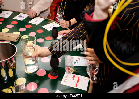 Wein-lustige Gesellschaftsspiel Roulette Stockfoto