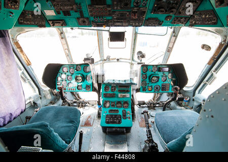 Interieur-Details der Mil Mi-8 Hubschrauber-cockpit Stockfoto