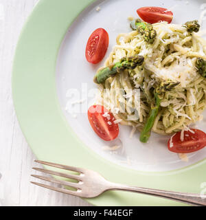 Pasta mit Spargel Stockfoto