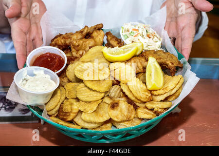 Florida Keys, Highway Route 1 Overseas Highway, Key Largo, Mrs Mac's Kitchen II 2, Restaurant Restaurants Essen Essen Essen Café Cafés, innen, Mittagessen, BA Stockfoto