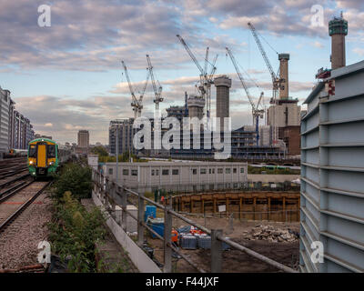 Als ein Teil der Sanierung der Battersea Power Station und den allgemeinen Bereich der Battersea Gas Inhaber werden entfernt Stockfoto