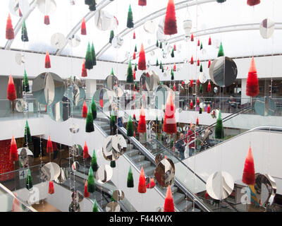 Weihnachtsschmuck in John Lewis-Kaufhaus im Zentrum von london Stockfoto