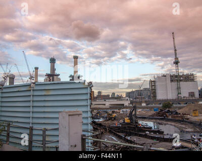 Als ein Teil der Sanierung der Battersea Power Station und den allgemeinen Bereich der Battersea Gas Inhaber werden entfernt Stockfoto