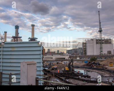 Als ein Teil der Sanierung der Battersea Power Station und den allgemeinen Bereich der Battersea Gas Inhaber werden entfernt Stockfoto