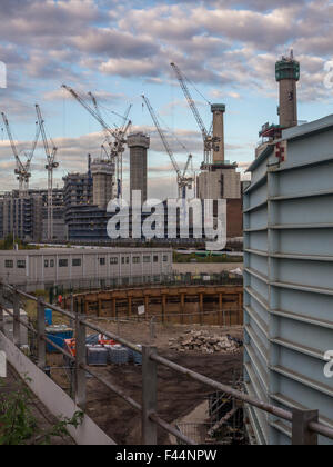 Als ein Teil der Sanierung der Battersea Power Station und den allgemeinen Bereich der Battersea Gas Inhaber werden entfernt Stockfoto