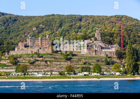 Burg Reichenstein, Burg Trechtingshausen mit Rheingau, die UNESCO Welt Kulturerbe Oberes Mittelrheintal Stockfoto