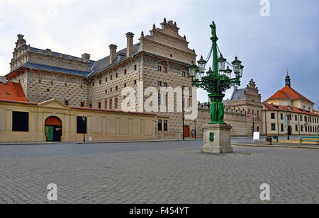 Palais Schwarzenberg am Burgplatz in der Nähe der Prager Burg. Stockfoto