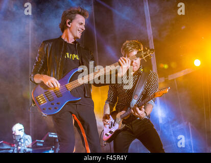 Musiker John Taylor (L) und Roger Taylor von Duran Duran führt auf der Bühne während Life Is Beautiful Festival in Las Vegas Stockfoto