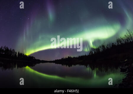 Nordlicht am Himmel über Finnland. Stockfoto