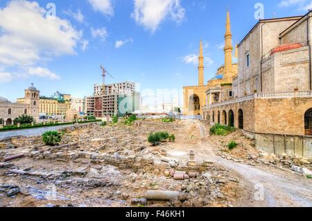 Ein Blick auf die maronitische Kathedrale St. George und Mohammad Al-Amin Mosque im historischen Zentrum von Beirut im Libanon. Beau Stockfoto